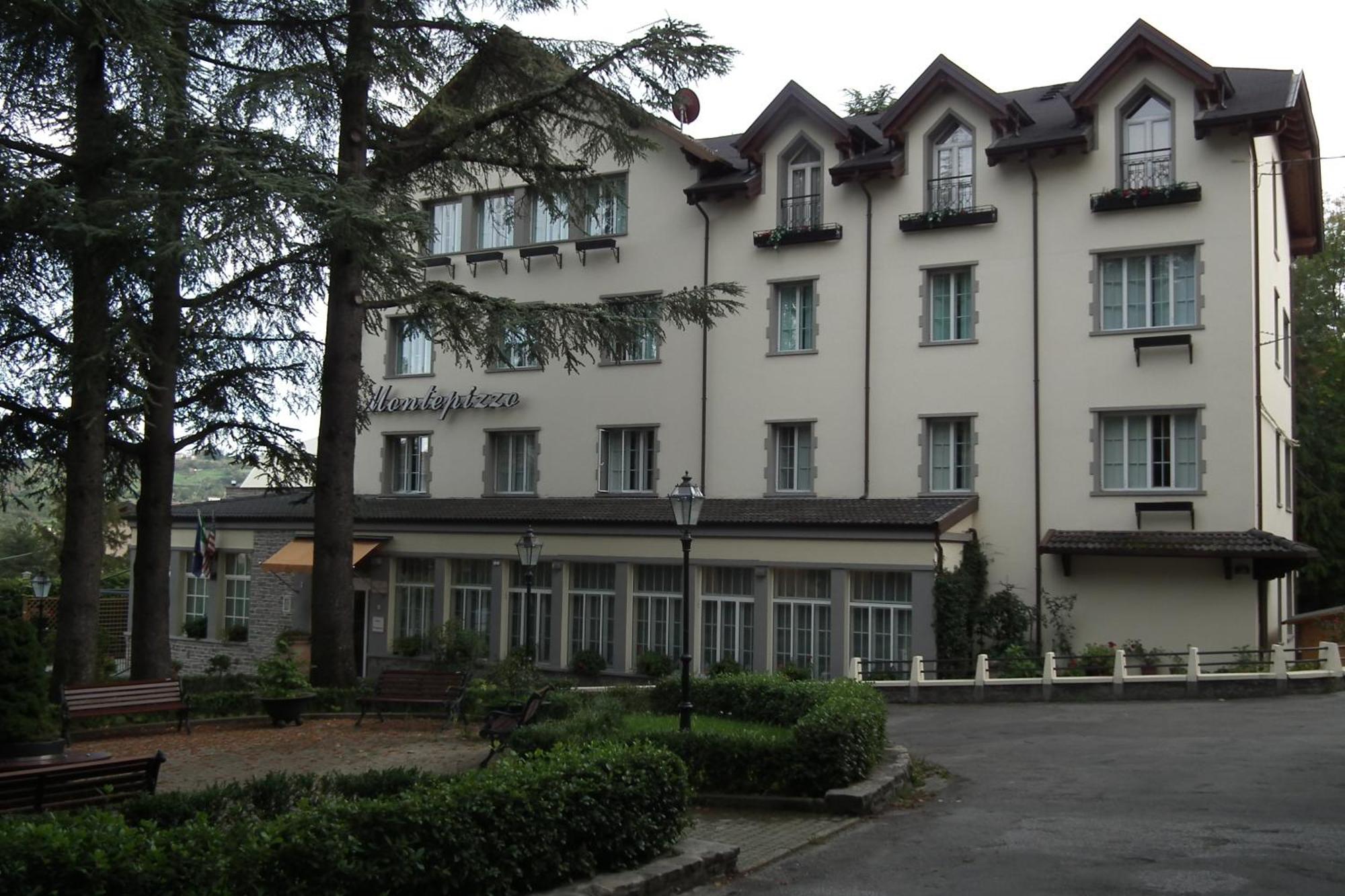 Hotel Montepizzo Lizzano in Belvedere Kültér fotó